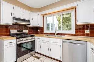 23 Golden Oaks Dr, Salem, NH 03079 - Photo 7