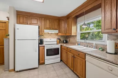 896 Bodwell Road, Manchester, NH 03109 - Photo 9