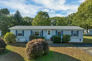 59 Oak Dr, North Hampton, NH 03862 - Photo 1