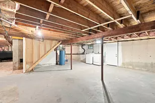 23 Bradford St, North Andover, MA 01835 - Photo 33