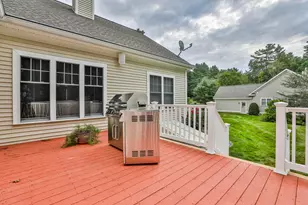 14 Hancock Dr, Bedford, NH 03110 - Photo 9