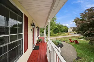 17 Willow St, Derry, NH 03038 - Photo 9