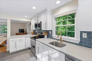 2 Carroll Cir, Derry, NH 03038 - Photo 11