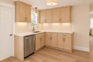 106 Burke St, Nashua, NH 03060 - Photo 7