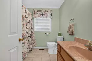 8 Glasgow Cir, Hudson, NH 03051 - Photo 35
