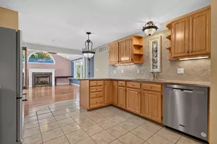 8 Glasgow Cir, Hudson, NH 03051 - Photo 23