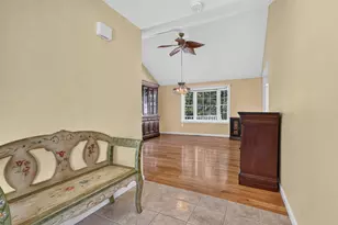 8 Glasgow Cir, Hudson, NH 03051 - Photo 5