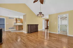 8 Glasgow Cir, Hudson, NH 03051 - Photo 9