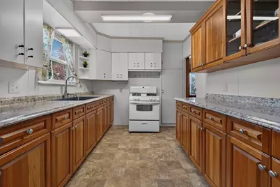 663 Amory Street, Manchester, NH 03102 - Photo 3