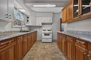 663 Amory St, Manchester, NH 03102 - Photo 3