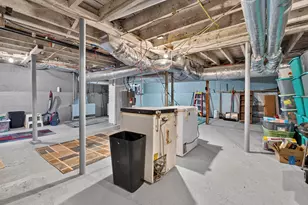 663 Amory St, Manchester, NH 03102 - Photo 47