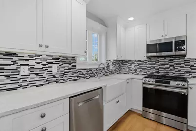 302 Straw Road, Manchester, NH 03102 - Photo 5