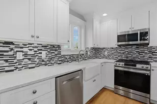 302 Straw Rd, Manchester, NH 03102 - Photo 5