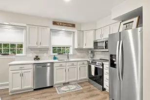1029 S Mammoth Rd, Manchester, NH 03109 - Photo 37