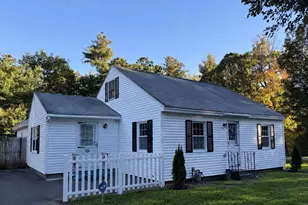 109 Highland St, Hudson, NH 03051 - Photo 1