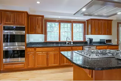 34 Parrish Hill Drive, Nashua, NH 03063 - Photo 5