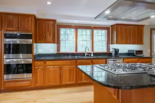 34 Parrish Hill Dr, Nashua, NH 03063 - Photo 5