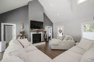 71 Dollard Rd, Auburn, NH 03032 - Photo 11