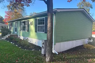 52 Cormier Dr, Rochester, NH 03867 - Photo 9