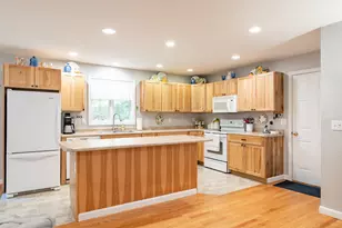 231 Lowell St, Rochester, NH 03867 - Photo 9