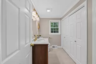 101 Currier Dr, Manchester, NH 03104 - Photo 29