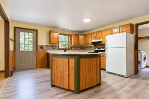 442 Royalston Rd, Fitzwilliam, NH 03447 - Photo 9