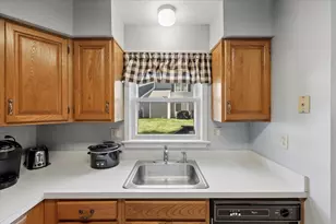 5 Riviera Rd, Hudson, NH 03051 - Photo 15