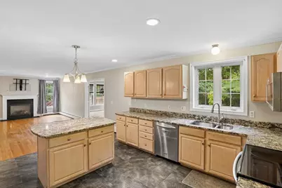 28 Duncan Farms Road, Manchester, NH 03102 - Photo 5