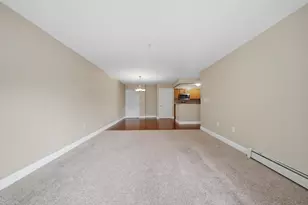 245 Edward J Roy Dr, Manchester, NH 03104 - Photo 5