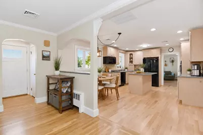 453 Oak Street, Manchester, NH 03104 - Photo 5