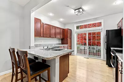37 Hackett Hill Road, Manchester, NH 03102 - Photo 3