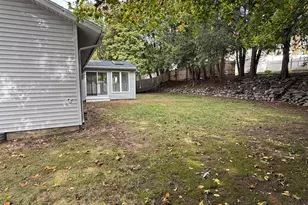 15 Meade St, Nashua, NH 03064 - Photo 17