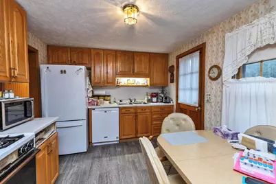 18 Hinsdale Avenue, Nashua, NH 03063 - Photo 9
