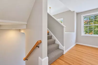 67 Barrington Avenue, Nashua, NH 03062 - Photo 9