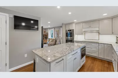 44 Mollie Drive, Manchester, NH 03103 - Photo 7