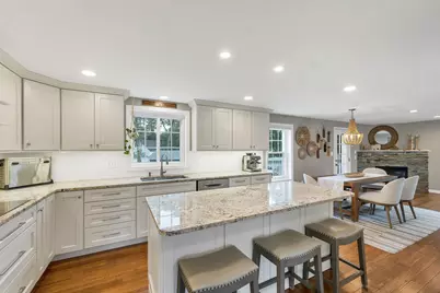 44 Mollie Drive, Manchester, NH 03103 - Photo 5