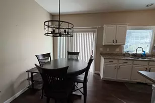 81 N High St, Derry, NH 03038 - Photo 5
