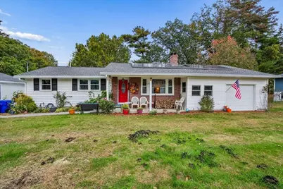 33 Cedar Street, Hudson, NH 03051 - Photo 5