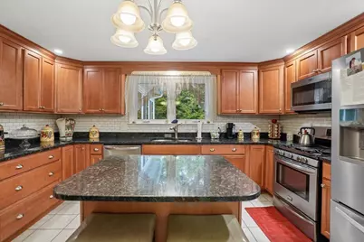 33 Cedar Street, Hudson, NH 03051 - Photo 9