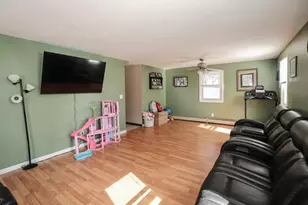 53 Wagner St, Manchester, NH 03104 - Photo 9