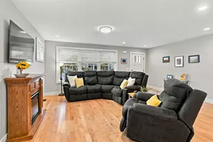 10 Mulberry Ln, Epping, NH 03042 - Photo 9