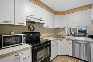 328 Fox Hollow Way, Manchester, NH 03104 - Photo 17