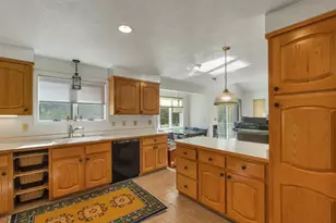 63 Drew Woods Dr, Derry, NH 03038 - Photo 17