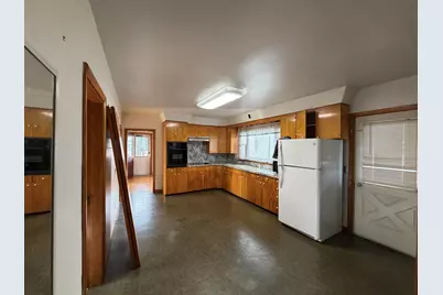 668 Hampshire Street, Berlin, NH 03570 - Photo 17
