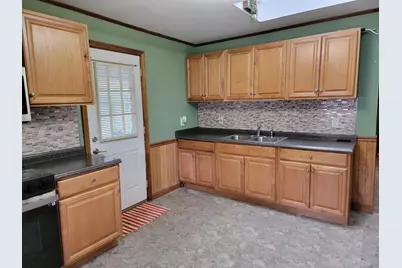 223 Melrose Street, Manchester, NH 03109 - Photo 5