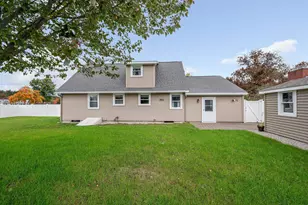 8 Aztec Rd, Nashua, NH 03063 - Photo 5