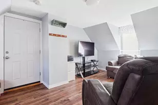 12 Meadow St, Claremont, NH 03743 - Photo 5
