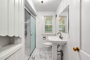 135 Walnut Hill Ave, Manchester, NH 03104 - Photo 13