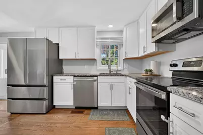 120 Mooresville Road, Manchester, NH 03103 - Photo 3