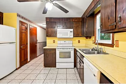 10 Lancaster Drive, Londonderry, NH 03053 - Photo 3